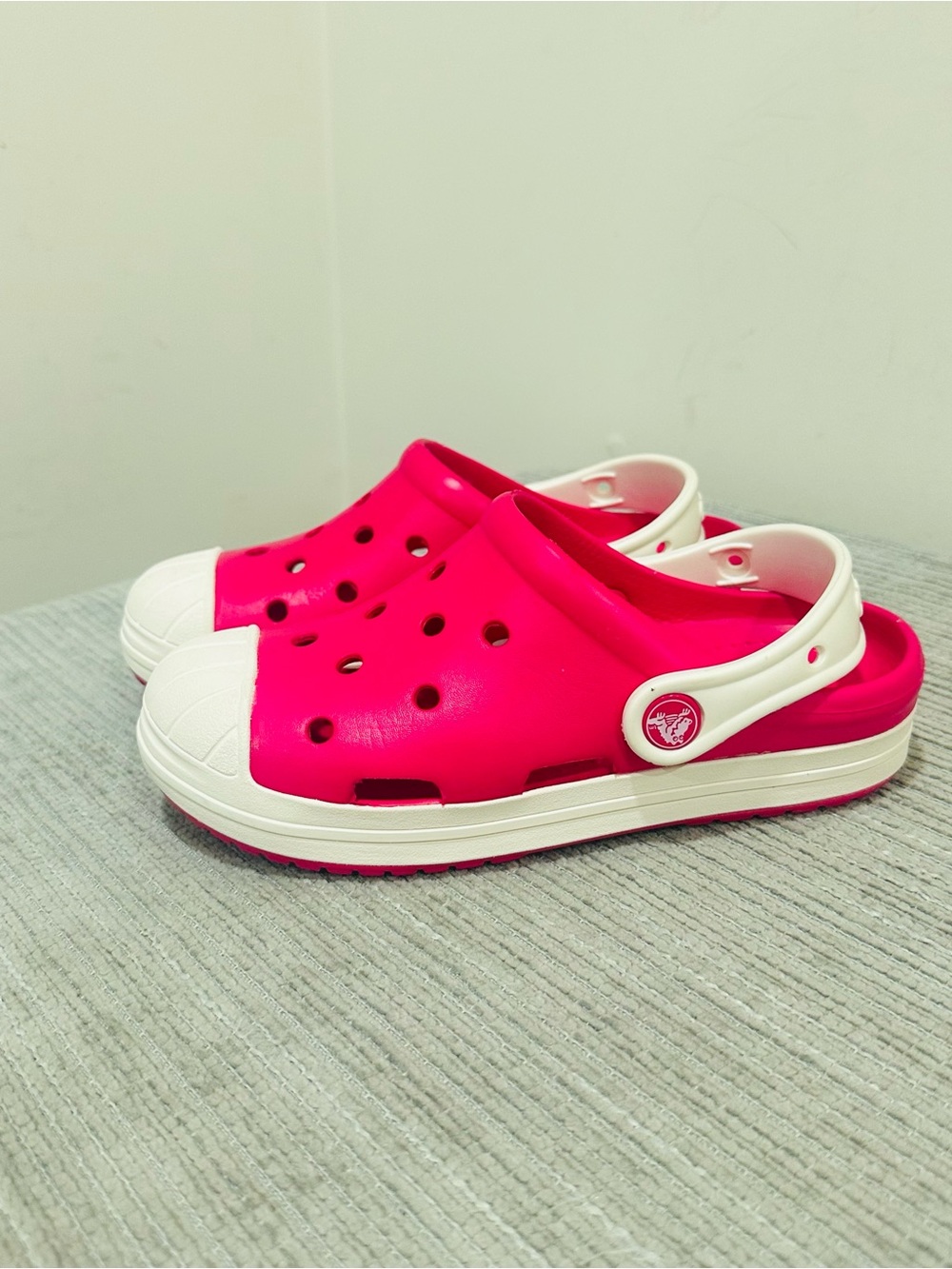 Crocs Kids Bump It Clog Pink White Shoes Youth Size J 2 Junior Slip On Sandals